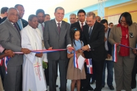 Presidente Danilo Medina inaugura escuela y 3 complejos habitacionales:  