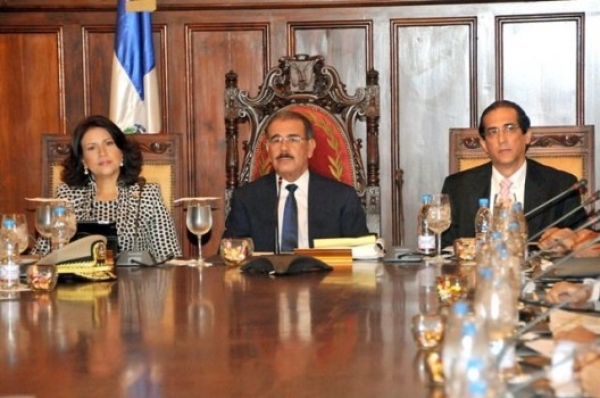 Medina anuncia política de austeridad y transparencia de su Gobierno