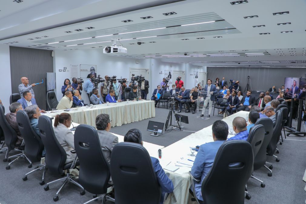 En la vista pública participaron varias personas que tuvieron la oportunidad de expresarse a favor y en contra de la iniciativa legislativa que cursa en la Cámara de Diputados.