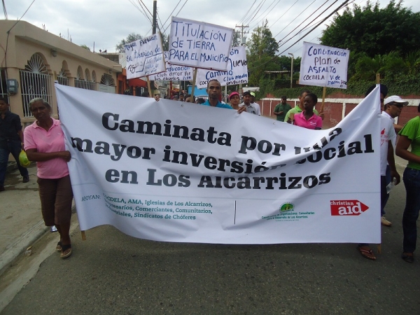 Moradores de Los Alcarrizos demanda mayor inversión social para municipio