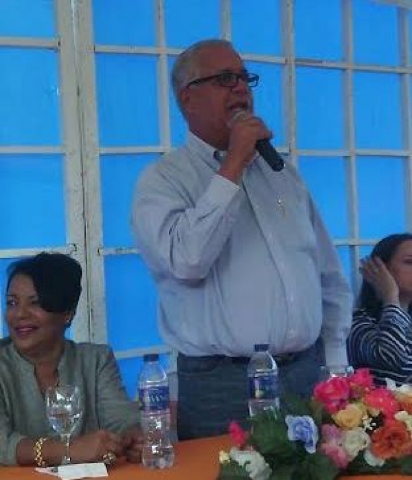 Alcalde continúa inauguraciones y reparación de viviendas en comunidad de Baní