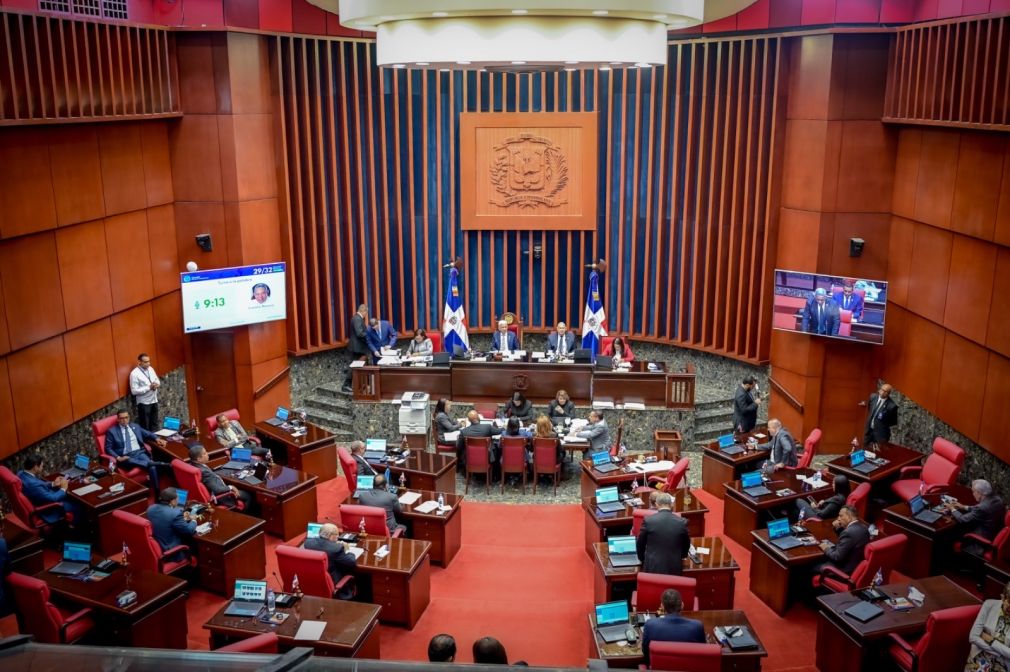 La iniciativa del senador Ricardo de los Santos Polanco, busca establecer el marco legal del sistema nacional de inteligencia y reforzar la seguridad del Estado frente a amenazas.