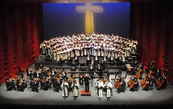 Coro de la Catedral en el Teatro Nacional.