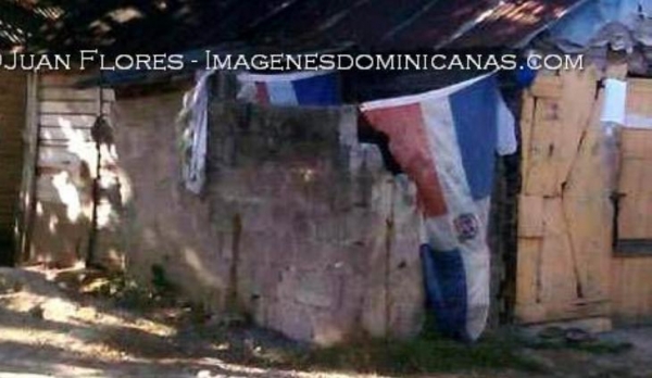 Bandera Dominicana como cortina deño