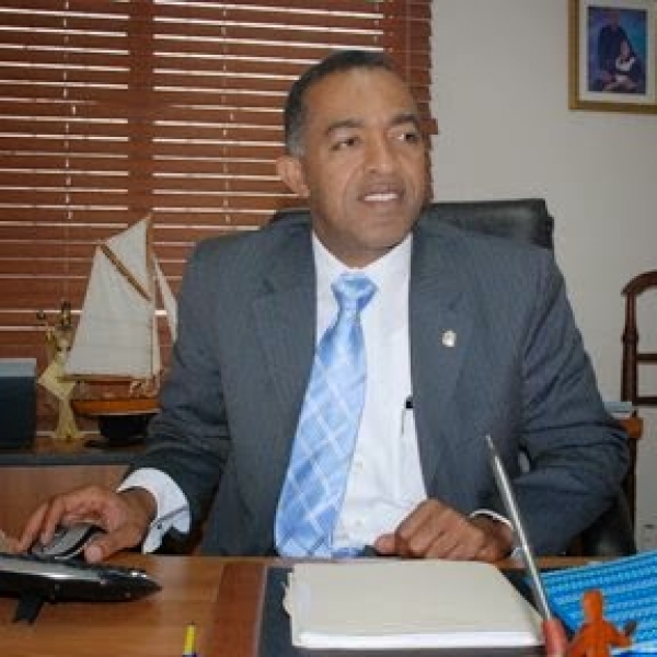 Atribuyen la caída económica del municipio Santo Domingo Este a su alcalde