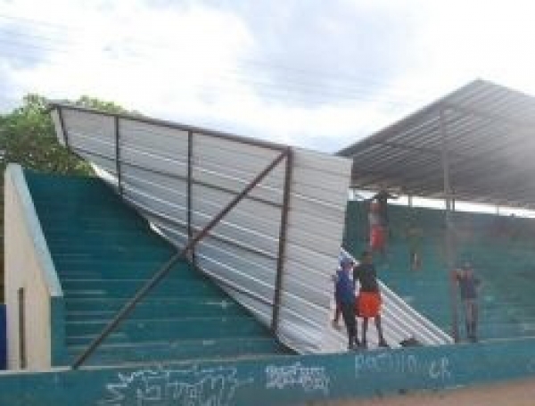 Se derrumba techado estadio Pablo Gómez Dajabón
