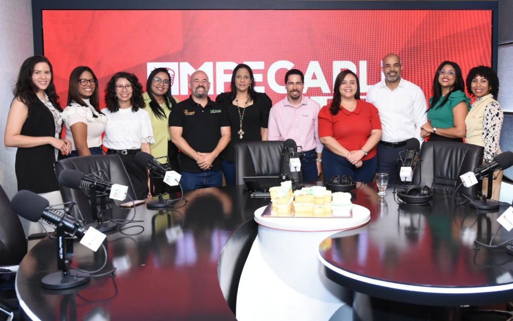 La revista www.depaseo.com.do celebró su aniversario con una serie de programas especiales en Impecable Radio.