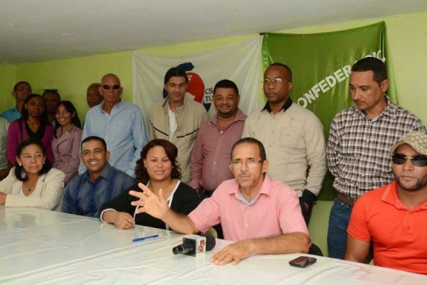 Artesanos de Higüey piden a las autoridades detener negocios informales