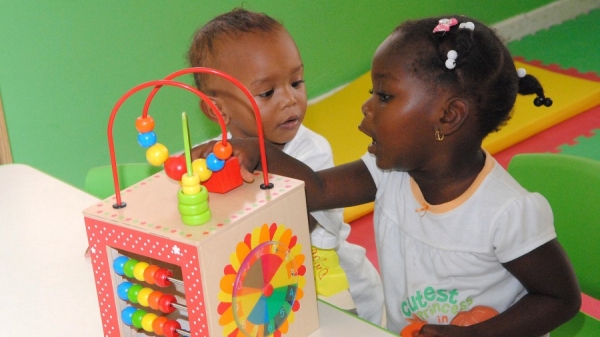 226 niños acudieron hoy por primera vez a su estancia infantil en Higüey : 