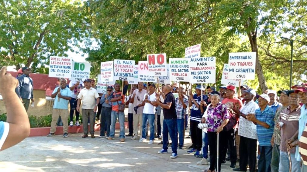 En Barahona piden protección a la cesantía y otras reivindicaciones.