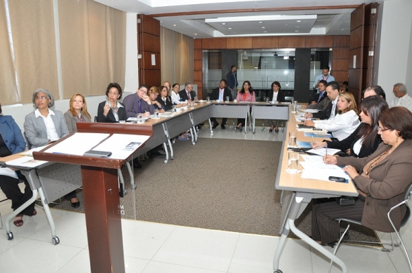 Trabajo consulta sobre generación de empleos