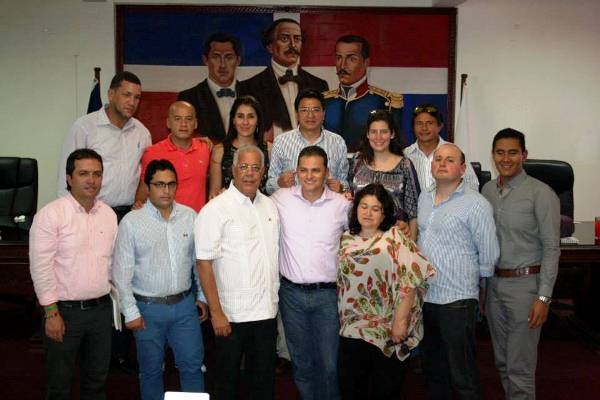Alcaldes de Colombia visitan a Baní interesados en funcionamiento del Ayuntamiento Juvenil e Infantil: 