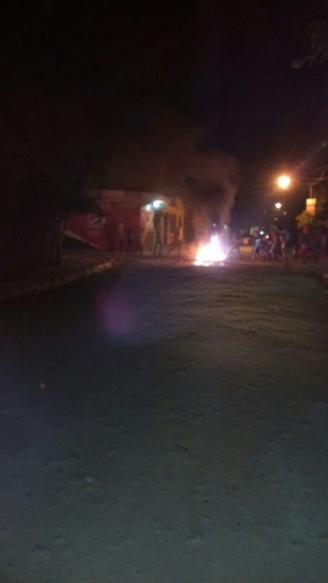 Protesta en Hato Mayor por terminacion de una escuela: 
