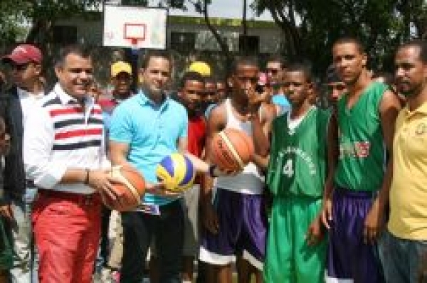 Llevan Mi Comunidad Joven a La Piña de San Cristóbal