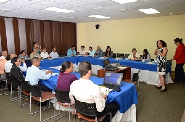 Forman supervisores de salas digitales