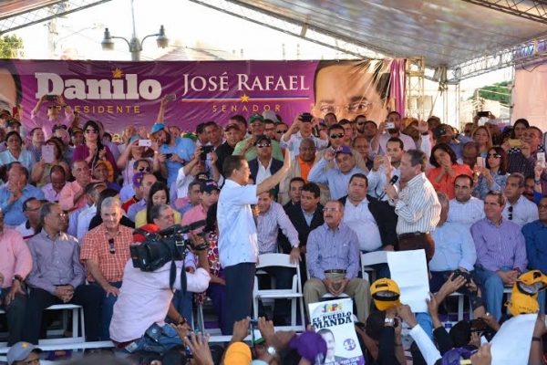 Presidente Danilo proclama a Vargas candidato a senador Espaillat: 