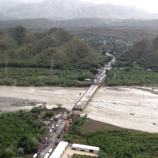 Vista aérea del puente Boquerón donde se puede apreciar perfectamente el área afectada por las fuertes aguas del rio Boquerón.