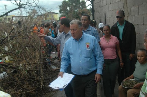 Alcalde de Santiago comienza reconstruir viviendas en el sector El Ejido