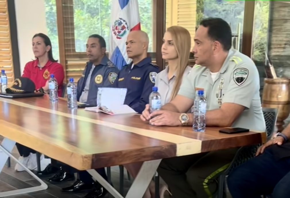 El Ministerio de Turismo convoca reunión con empresas de tours en Four Wheel para fortalecer seguridad y organización turística en Jarabacoa.