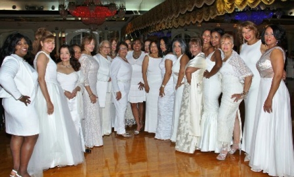 Fundación Pro-Ayuda Niñez celebra su XXIV gala de Blanco de Dominicanos&gt; 