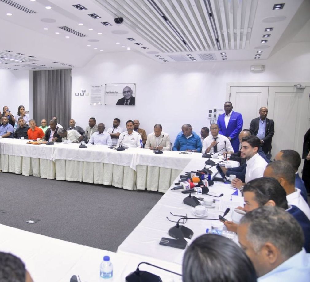 El encuentro abordó entre otros temas, el de incumplimiento de la Ley 63-17 de Movilidad, Transporte Terrestre, Tránsito y Seguridad Vial de la República Dominicana.