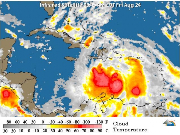 Nubosidad de tormenta Isaac inciden sobre el país. Se mantiene aviso de condiciones de tormenta