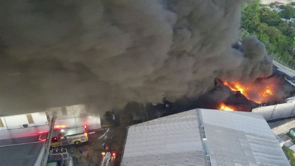 El Sistema 911 exhortó a la ciudadanía a ceder el paso a los vehículos de emergencia, a fin de garantizar una atención rápida y eficiente durante situaciones críticas como esta.