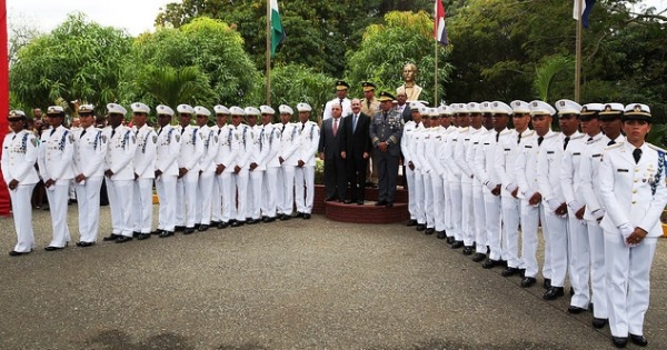 Medina encabeza graduación de 29 cadetes de la Policía Nacional