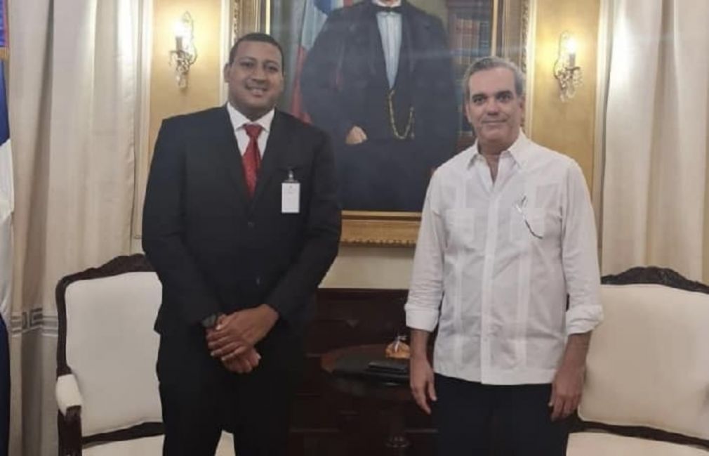 Alcalde de Cabrera, Marlon Arias y el presidente Luis Abinader.