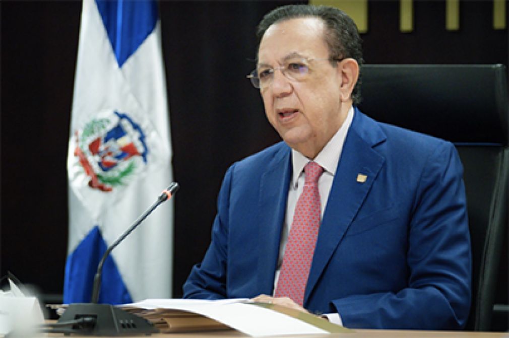 Héctor Valdez Albizu, gobernador del Banco Central y presidente de la Junta Monetaria.