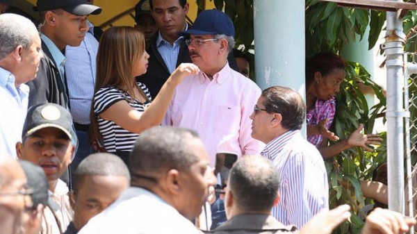 Presidente Medina autoriza construcción granjas para crianza conejos en Azua: