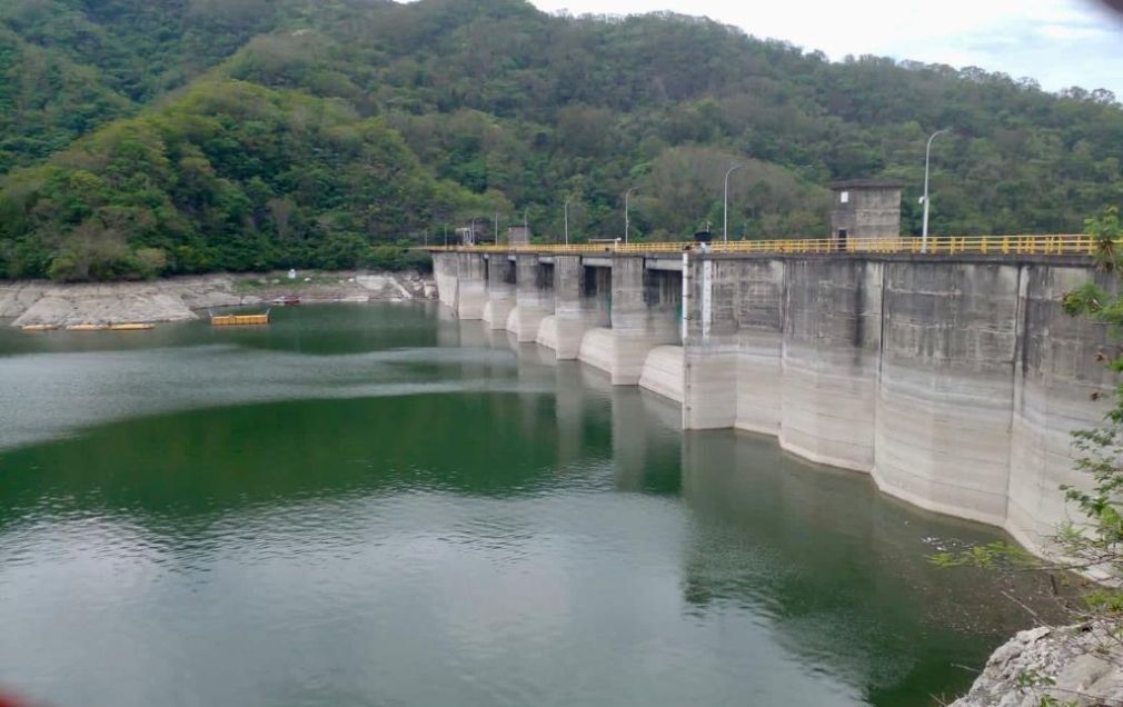 La Caasd hizo un llamado a la población a hacer uso racional del agua, utilizándose solo en labores esenciales domésticas, de manera tal que se evite el lavado de vehículos y riego de plantas innecesarios.