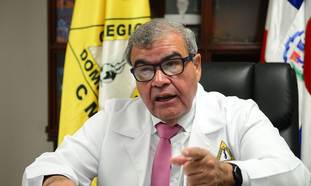 Senén Caba, presidente del Colegio Médico Dominicano.