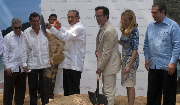 Medina deja iniciado proyecto turístico en Playa Grande, Río San Juan