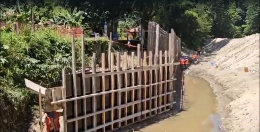 Comunitarios de La Peña exigen terminación de puente.