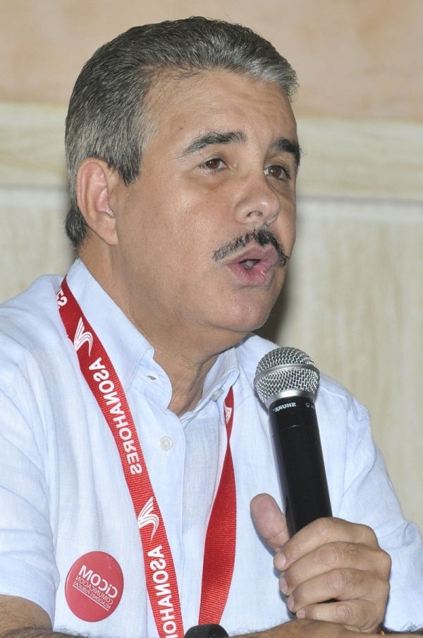 Luis José Chávez. 