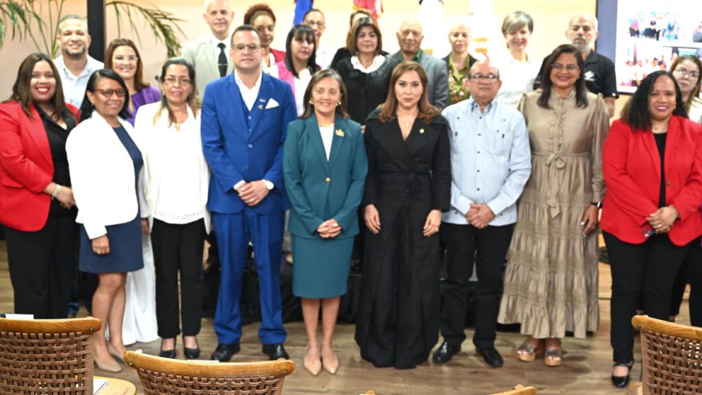 El proyecto “Género y Gobiernos Locales en República Dominicana” fue realizado por el Ministerio de la Mujer, Fundación Solidaridad y Fondo Canadá, y busca incorporar el enfoque de igualdad de género en la gestión municipal y fomentar la participación femenina en los procesos de toma de decisiones locales.