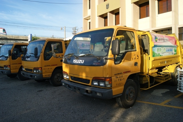 Camiones compactadores donados por Taiwän al Ayuntamiento de Santo Domingo Norte.