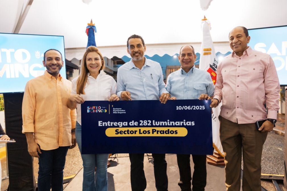 Las luminarias led son instaladas como parte del programa “Sectores iluminados más seguros”.