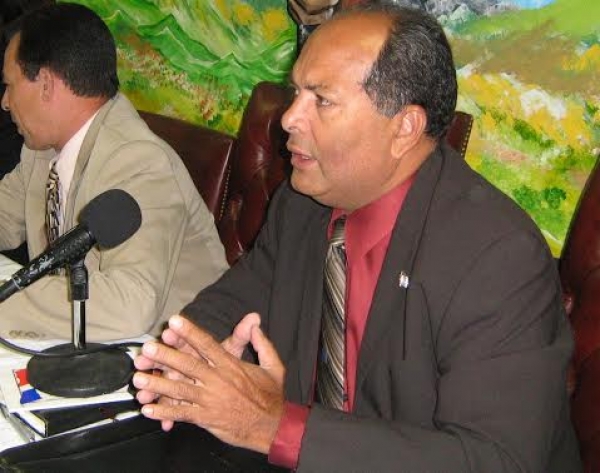 Excónsul propone proyecto para evitar estafas a dominicanos