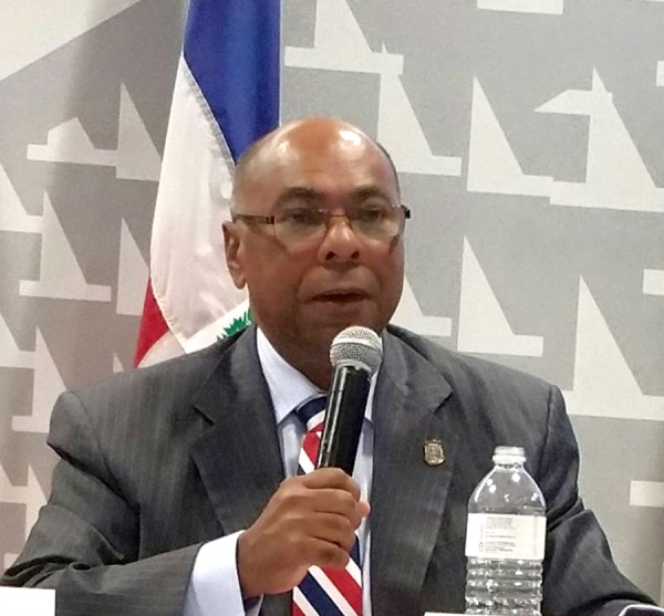 Milton Ray Gueara, presidente del Tribunal Constitucional de República Dominicana, mientras dictaba su conferencia en la Universidad de Rio Piedra de Puerto Rico, sobre dercho constitucional.