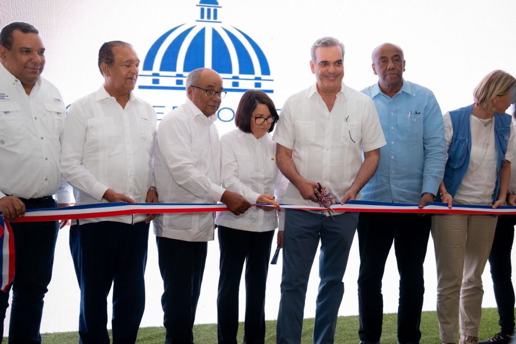 El acto de inauguración de la obra, que beneficiará a 1,750 comunitarios, fue encabezado por el presidente Luis Abinader.