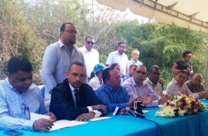 Munícipes de Bayahíbe condenan pretensiones del Central Romana de privatizar playa