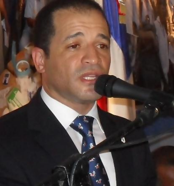 Juan de los Santos.
