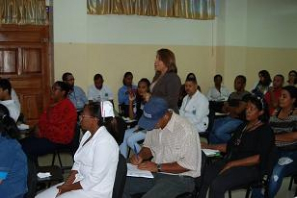 Dirección del hospital Taiwán imparte taller sobre la Ley 340-06: