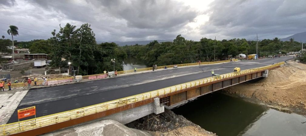 José Ignacio Paliza hizo entrega del nuevo puente.
