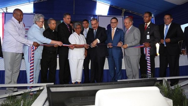 Presidente Danilo inaugura centro clínico de diagnóstico  