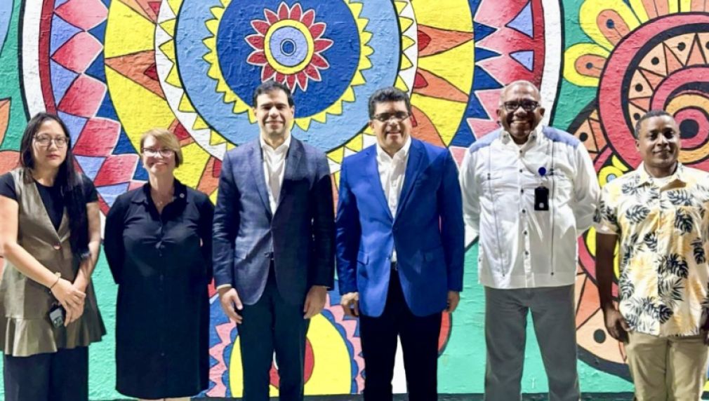 Se realizó un recorrido como parte del proceso para definir la ubicación de la nueva sede de Bellas Artes en Santo Domingo Este, en la parada de la cultura, para capacitaciones de los interesados en las artes, promover la participación activa de los artistas del municipio y rescatar los valores culturales, entre otras iniciativas.