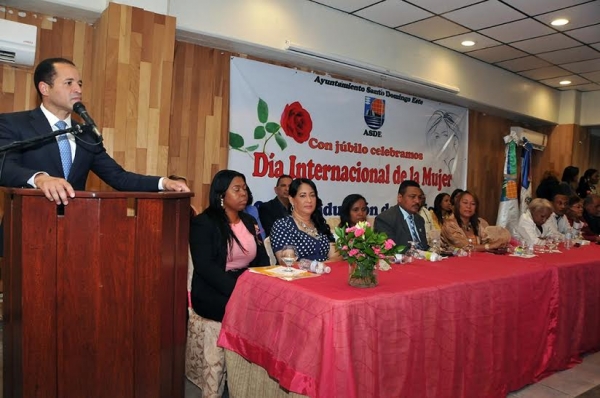 Ayuntamiento de Santo Domingo Este celebra el Día Internacional de la Mujer : 