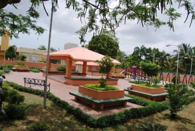 Alcaldía de Boca Chica entrega parque infantil a comunitarios